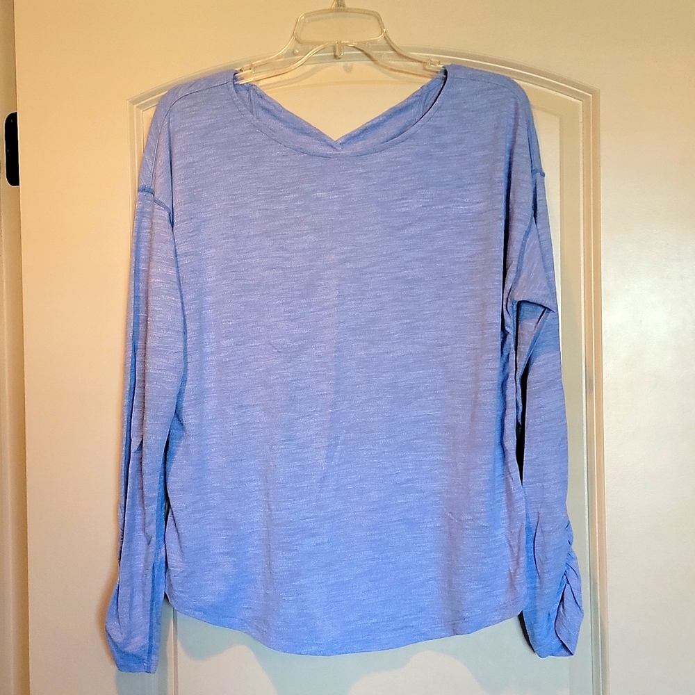 NWOT GAPfit long-sleeved tee